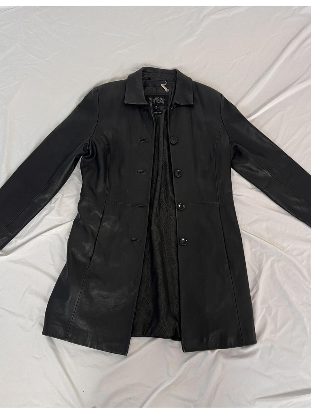 Wilson’s Leather black leather jacket with Thinsulate lining. Size M.